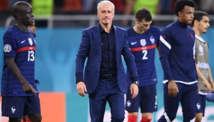  那不勒斯主帅下课，助教暂代帅位  