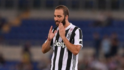  意甲传奇退役，布冯含泪告别绿茵场  