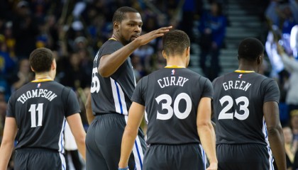  魔术新秀班凯罗获月最佳，菜鸟赛季惊艳全联盟  