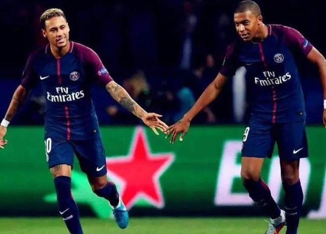  佛罗伦萨新帅首秀,客场逼平那不勒斯  